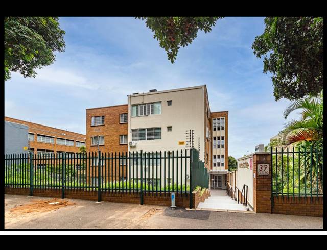 2.5 BEDROOM FLAT TO LET IN GLENWOOD